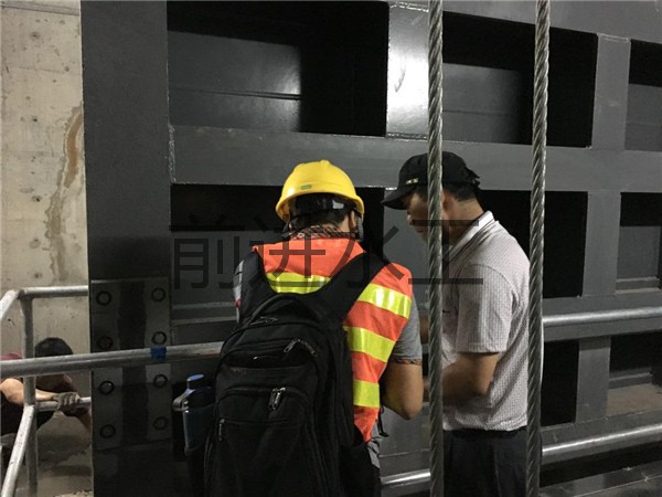 地鐵隧道防淹門